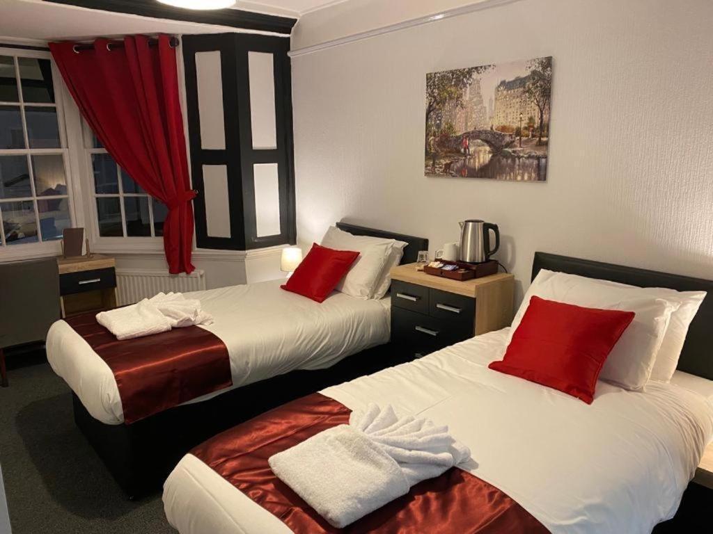 The Bugle Hotel Titchfield Exterior photo